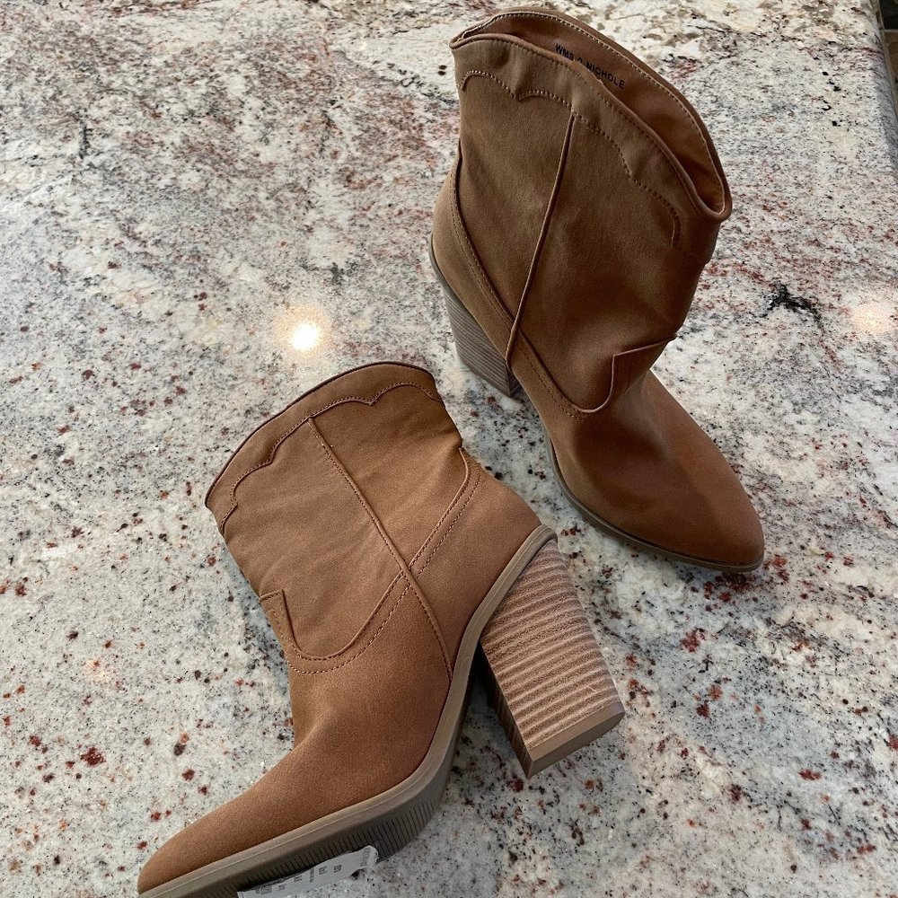 NEW Dolce Vita Booties "Nichole" Style - Size 8